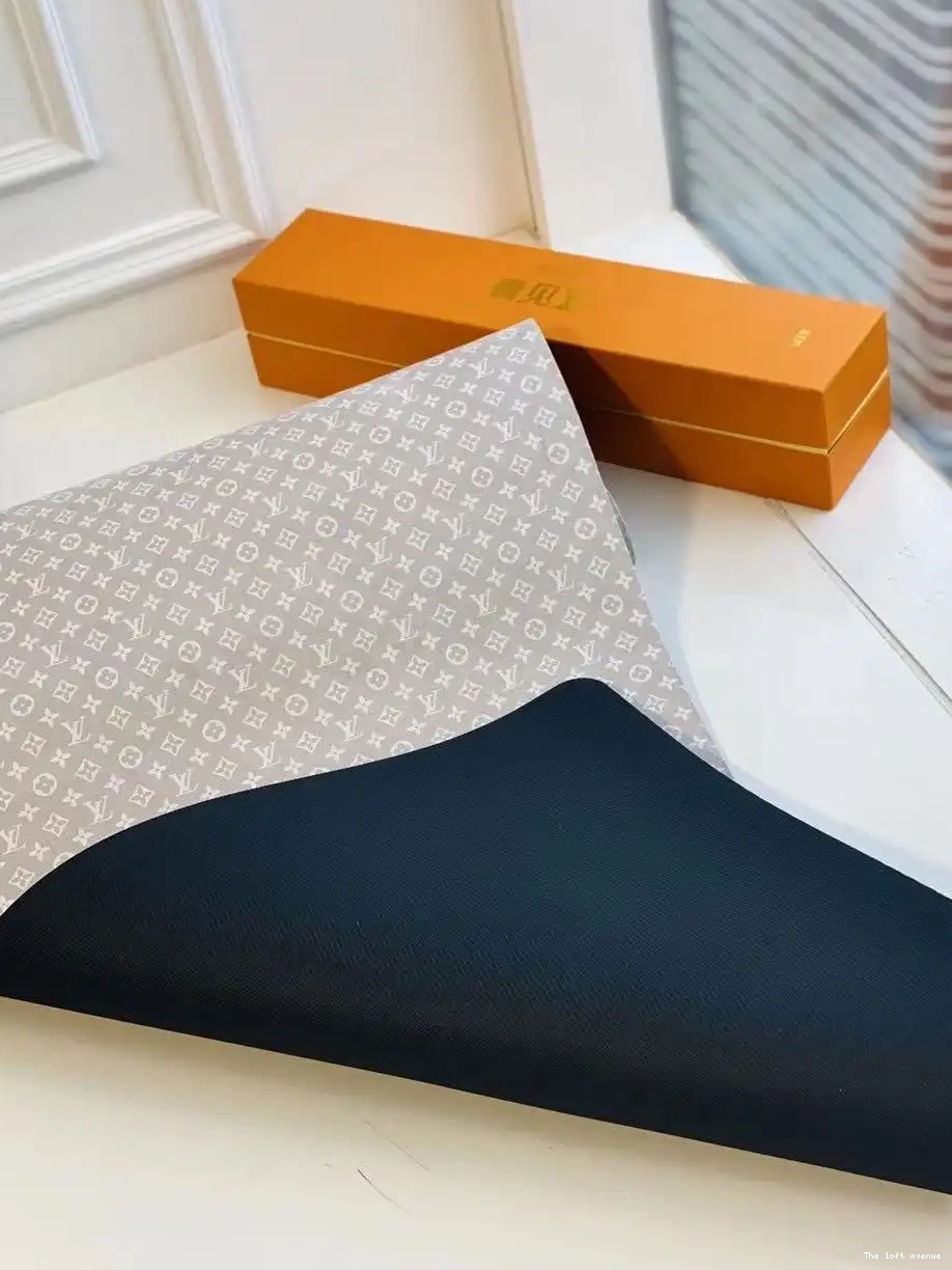 YOGA CUSTOM MAT 0327